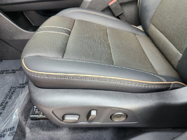 Used 2026 Chevrolet Traverse High Country w/ LPO, Floor Liner Package FWD image 27