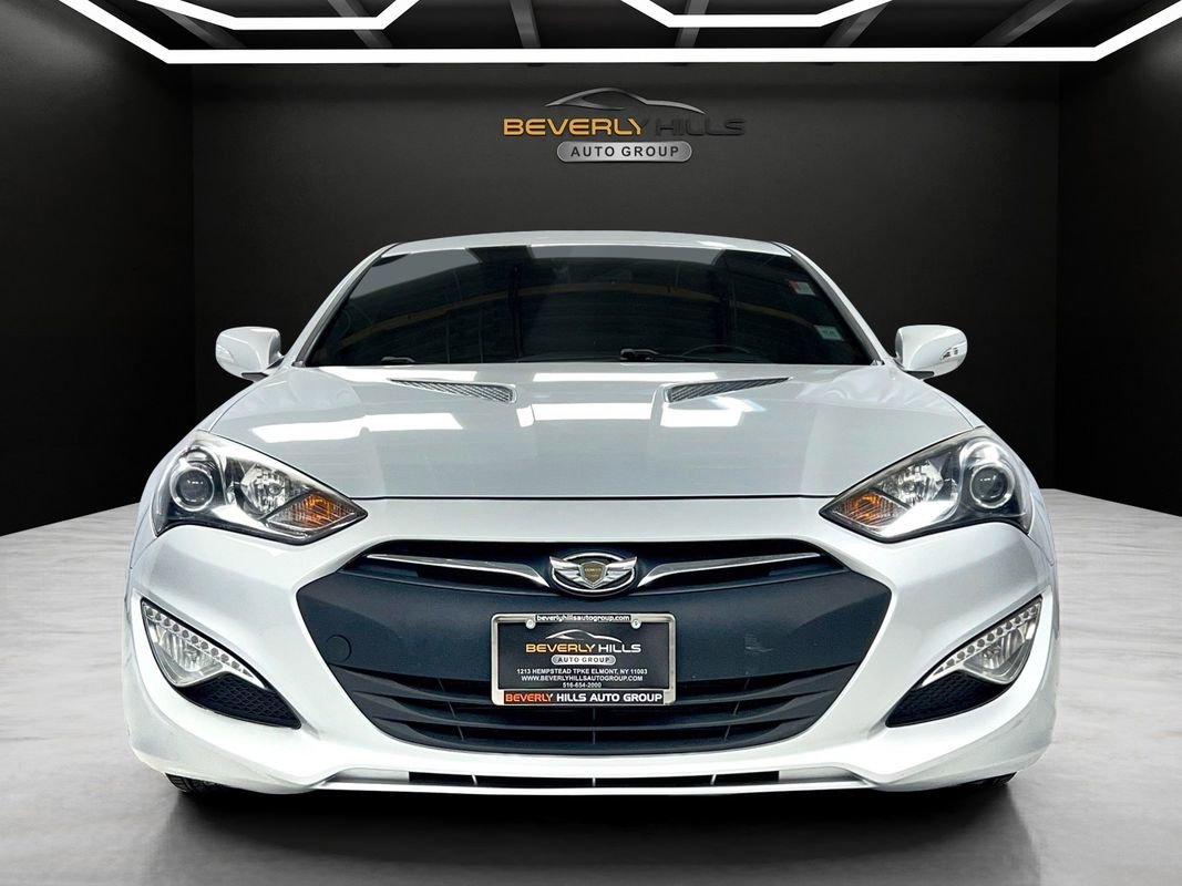 Used 2015 Hyundai Genesis 3.8 image 7