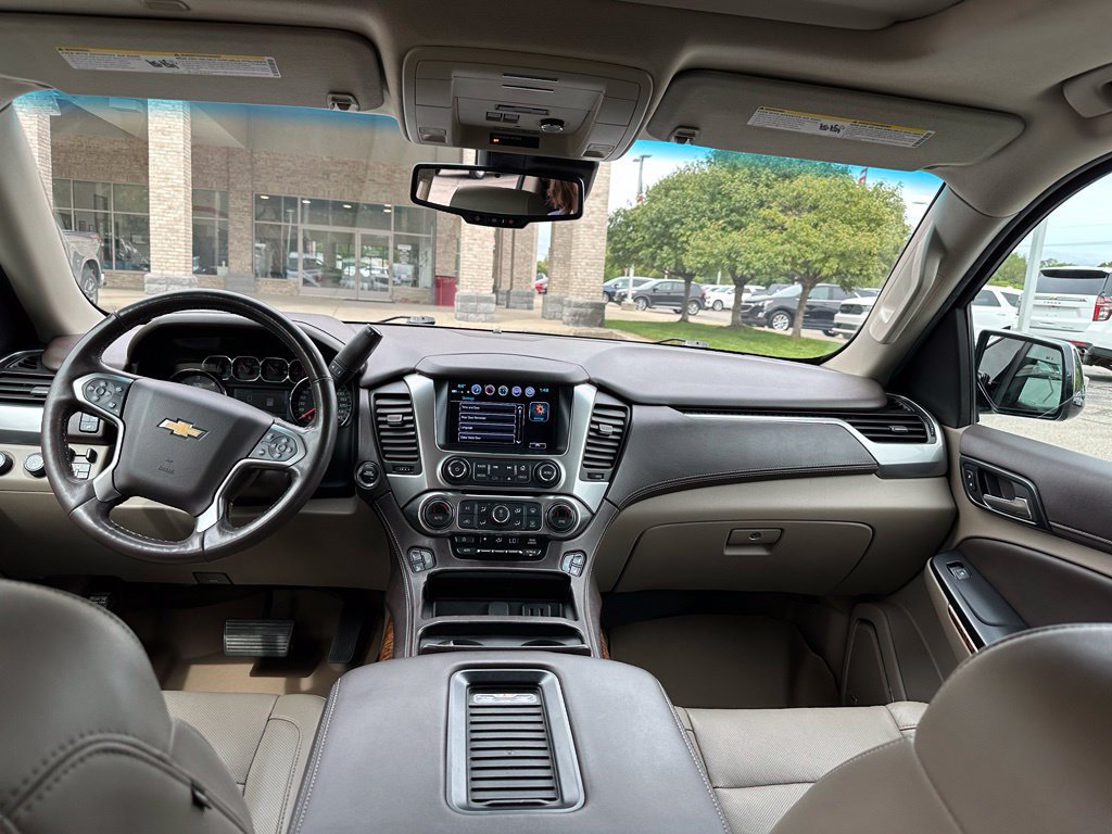 Used 2018 Chevrolet Suburban Premier AWD/4WD image 24