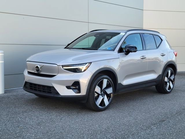 Used 2023 Volvo XC40 Recharge Ultimate image 1