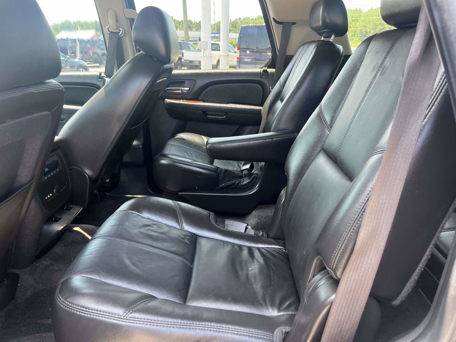 Used 2010 Chevrolet Tahoe LT RWD image 11