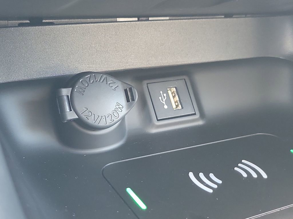 New 2025 Toyota RAV4 XLE image 32