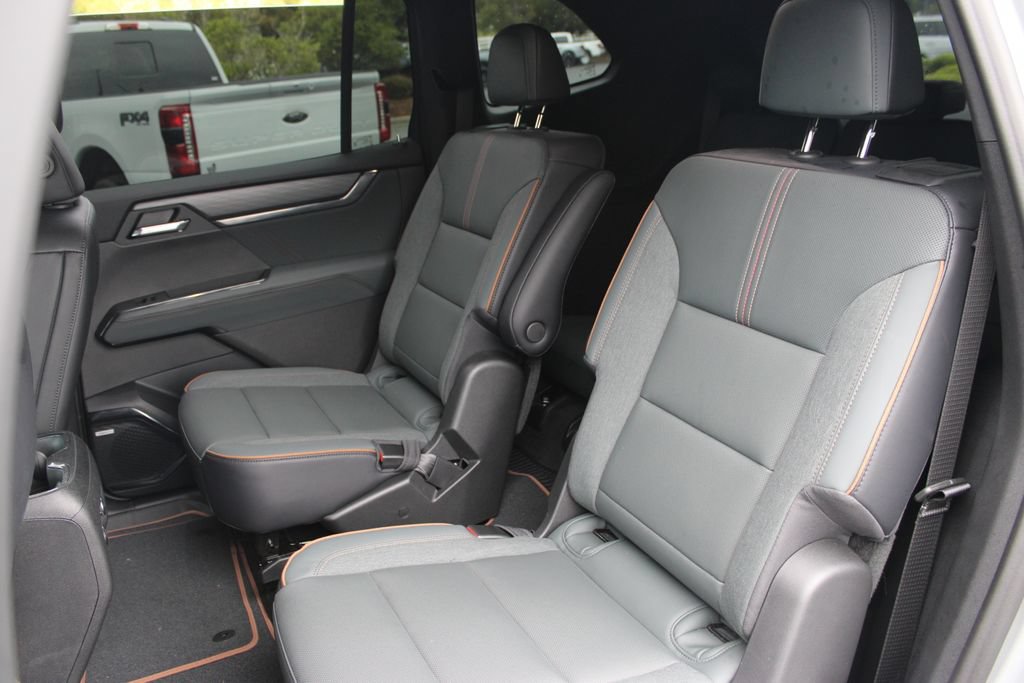 Used 2026 GMC Acadia AT4 w/ Super Cruise Package AWD/4WD image 13