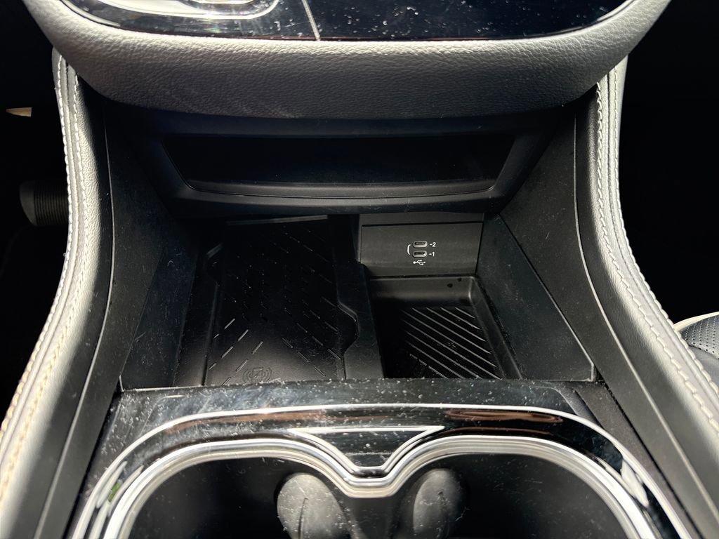 Used 2026 Chrysler Pacifica Limited FWD image 22