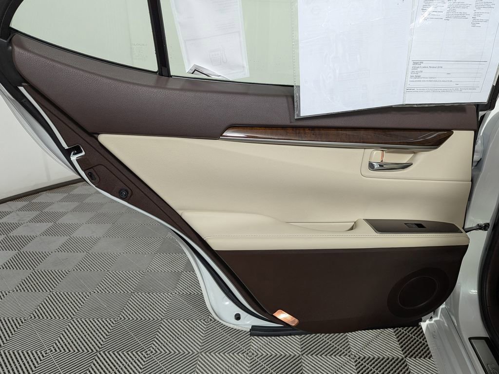 Used 2017 Lexus ES 350 w/ Premium Package image 41