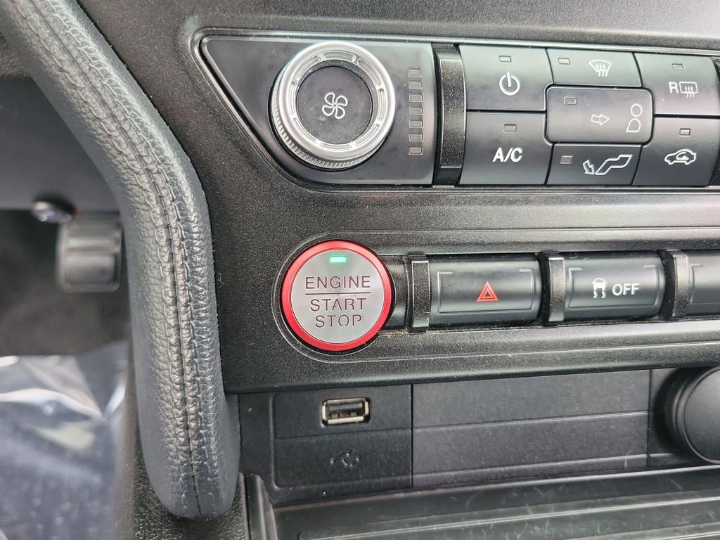 Used 2022 Ford Mustang Convertible image 24