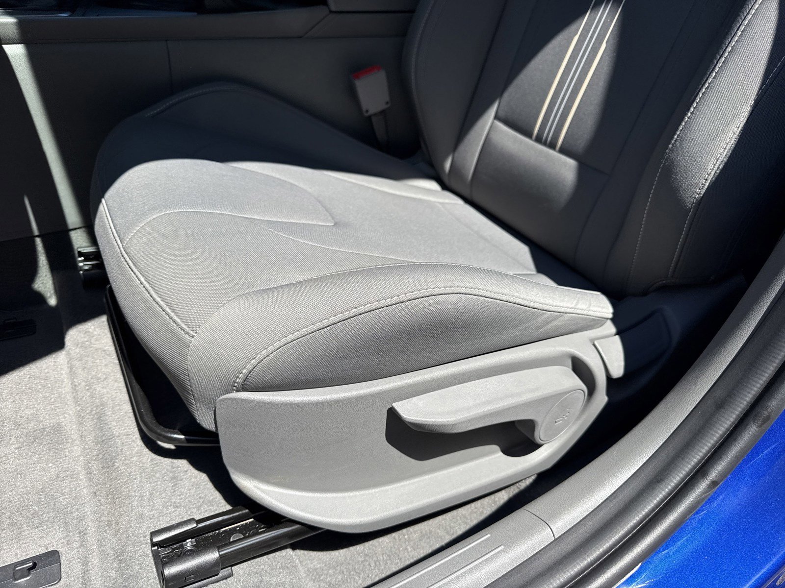 Used 2025 Hyundai Elantra Sport image 12