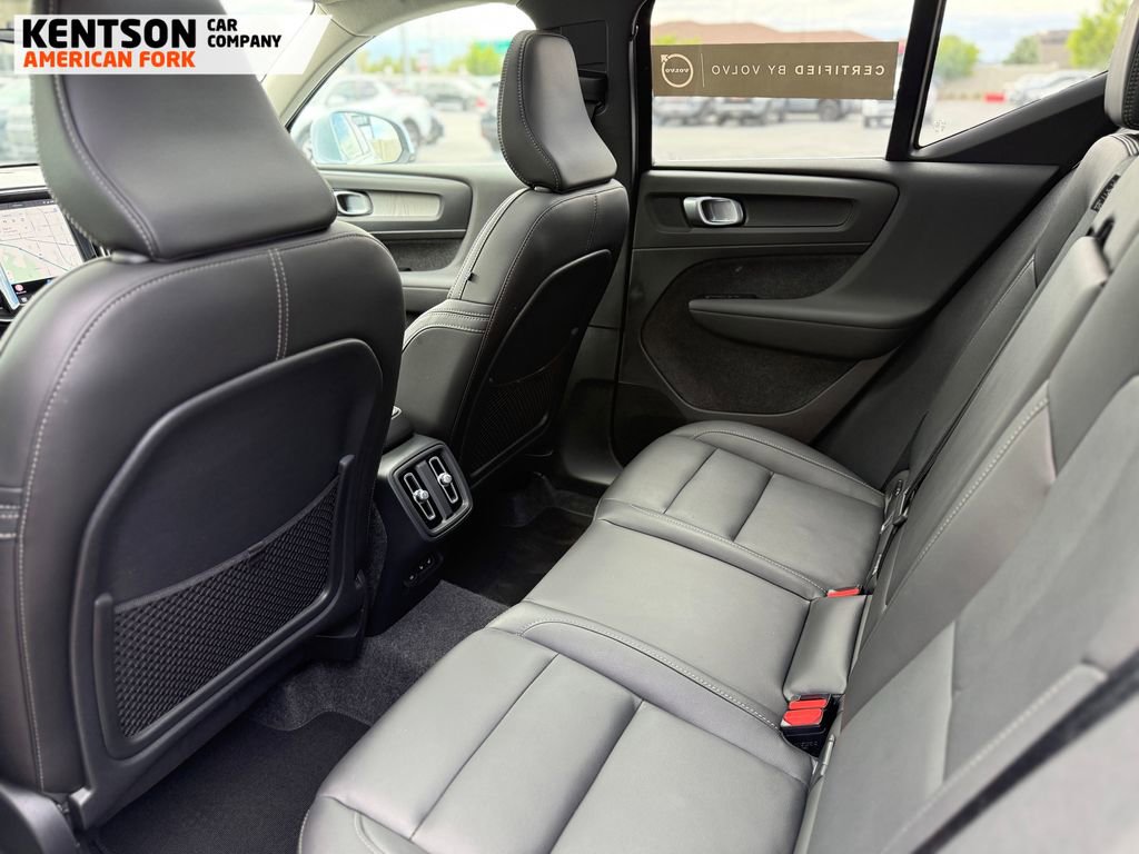 Used 2025 Volvo XC40 B5 Plus AWD/4WD image 28