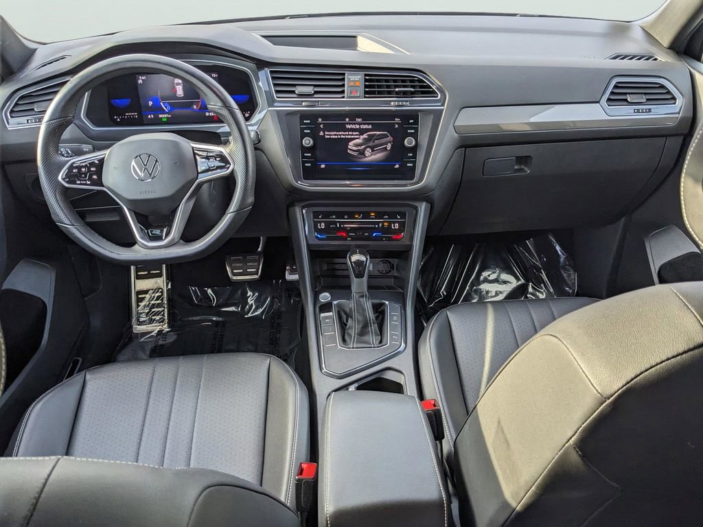 Certified 2022 Volkswagen Tiguan SE R-Line image 13