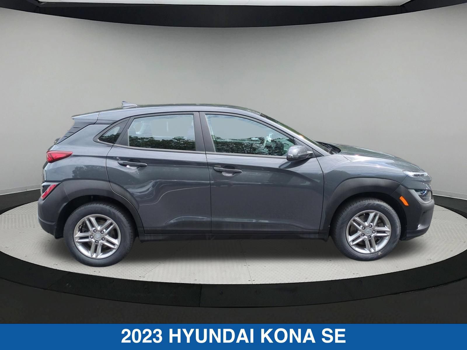 Used 2023 Hyundai Kona SE w/ Cargo Package AWD/4WD image 2