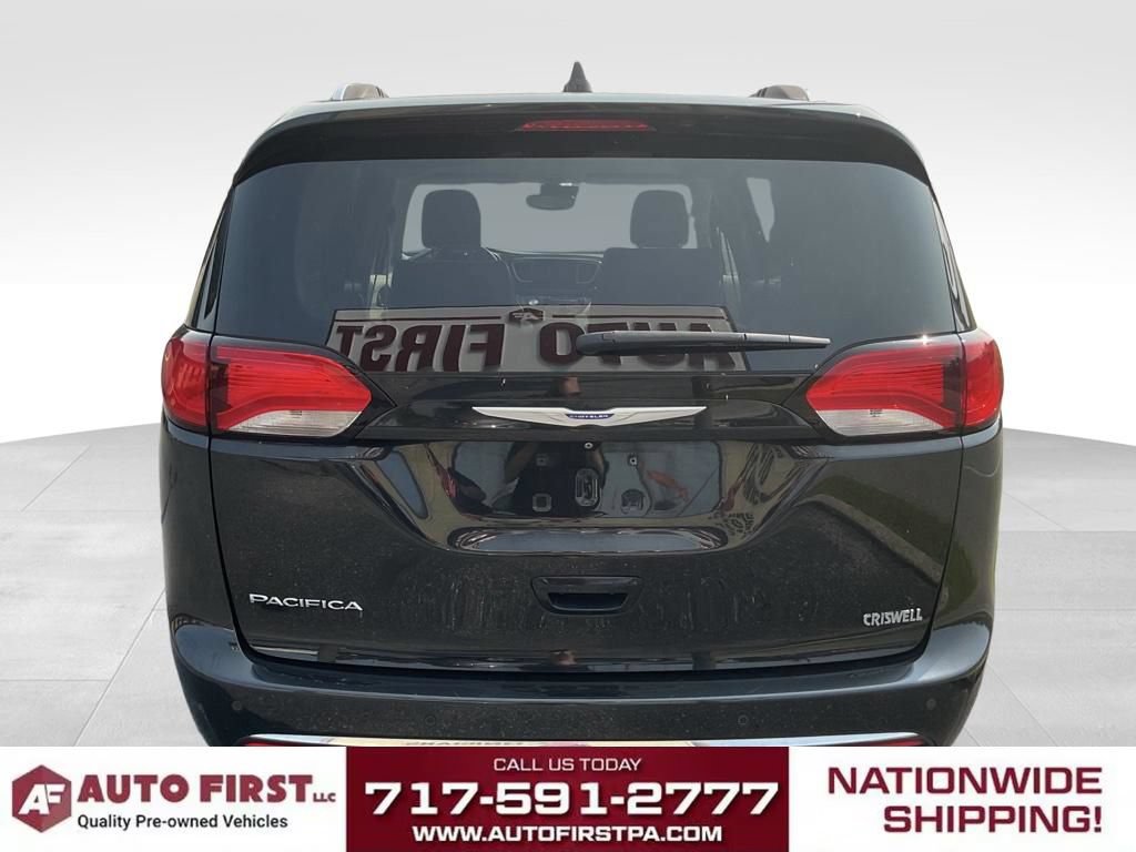 Used 2018 Chrysler Pacifica Touring-L w/ Advanced Safetytec Group FWD image 3
