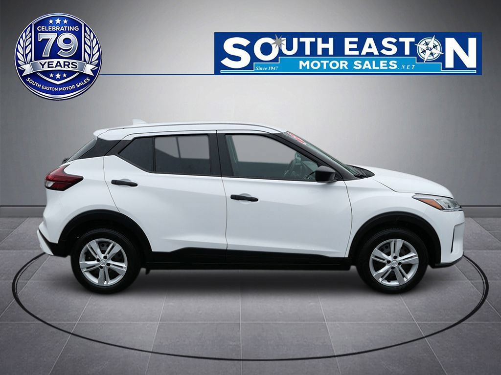 Used 2023 Nissan Kicks S FWD image 8