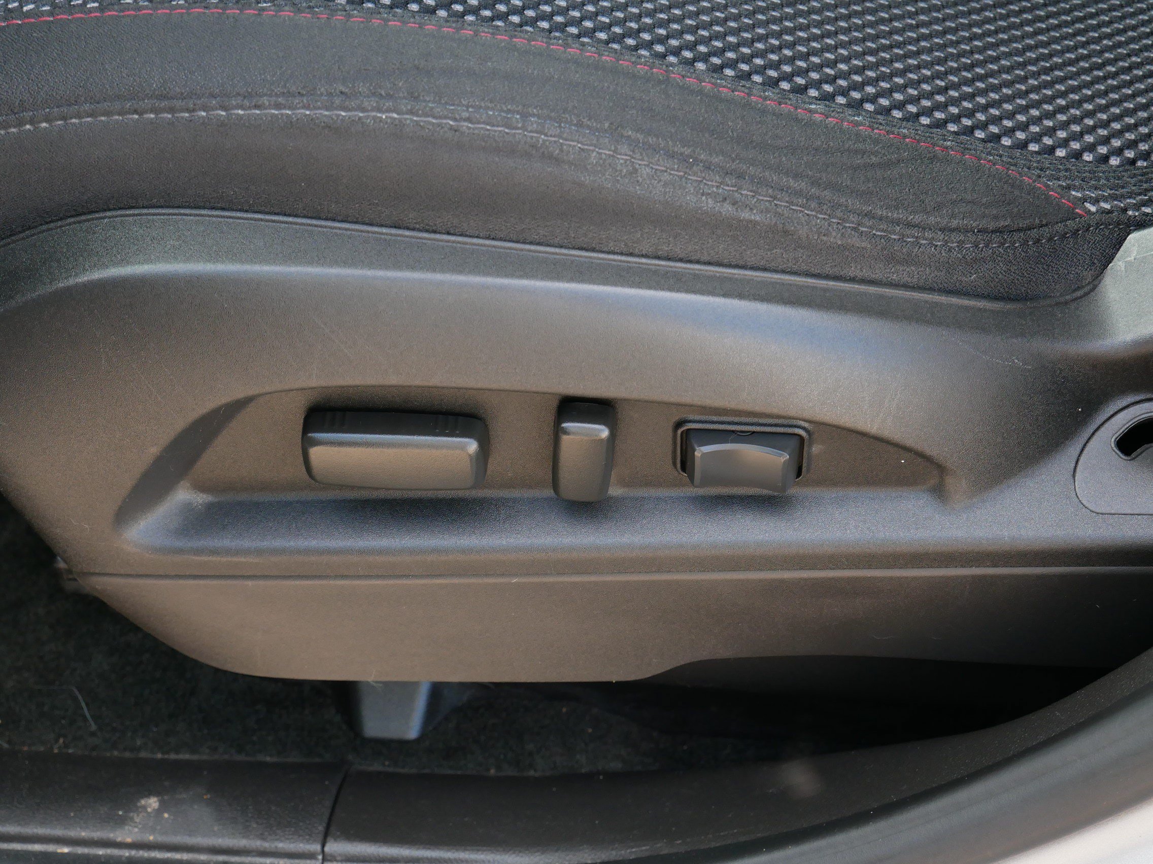 Used 2012 Chevrolet Equinox LT w/ Driver Convenience Package FWD image 19