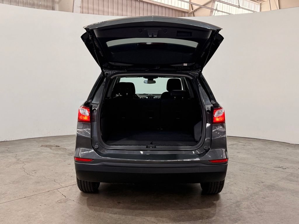 Used 2020 Chevrolet Equinox LS w/ LS Convenience Package FWD image 12