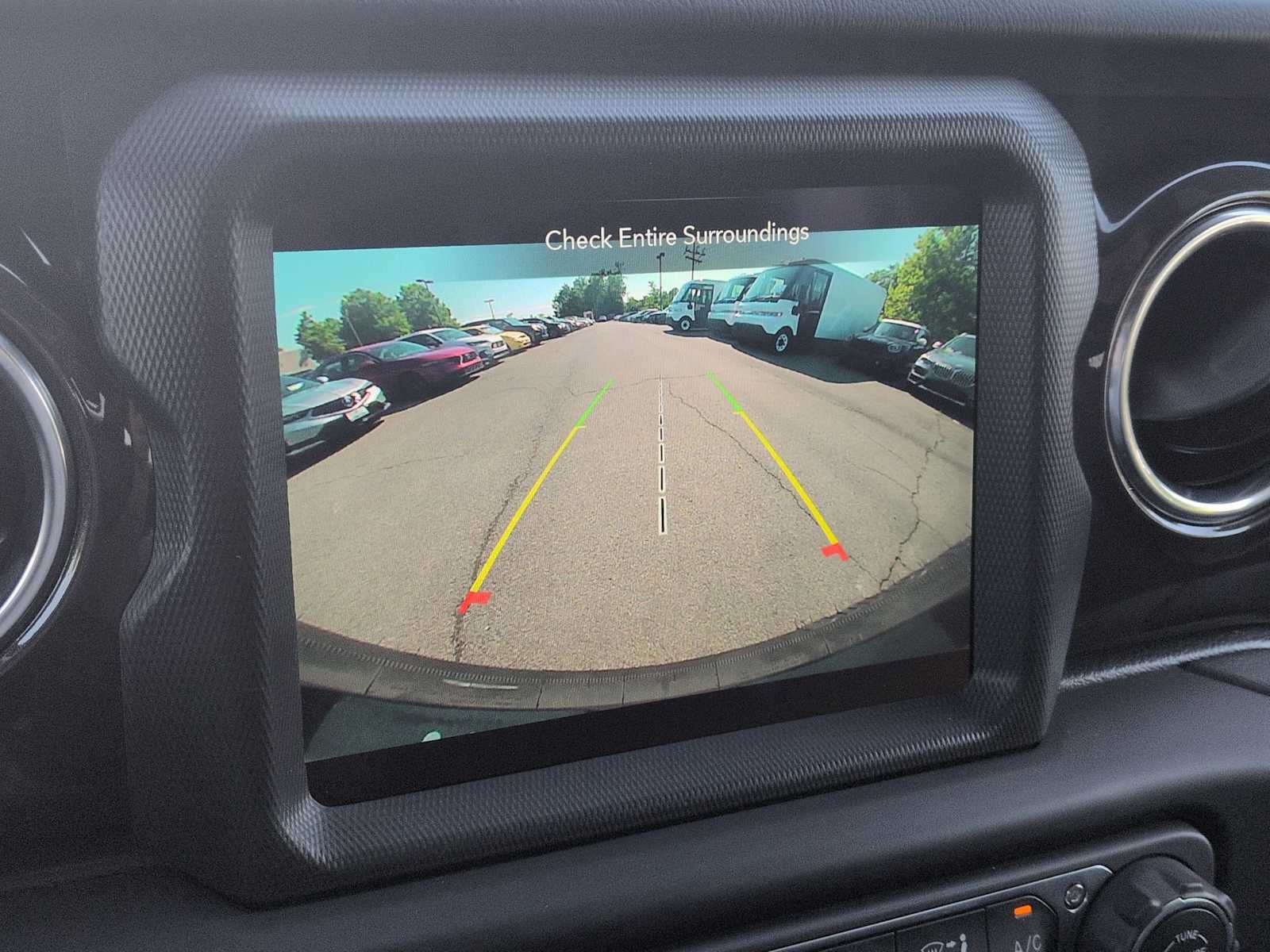 Used 2021 Jeep Wrangler Unlimited Sahara AWD/4WD image 30