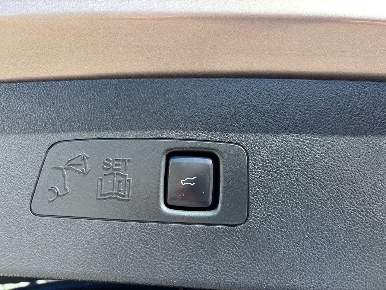 Used 2021 Lincoln Corsair Reserve image 13