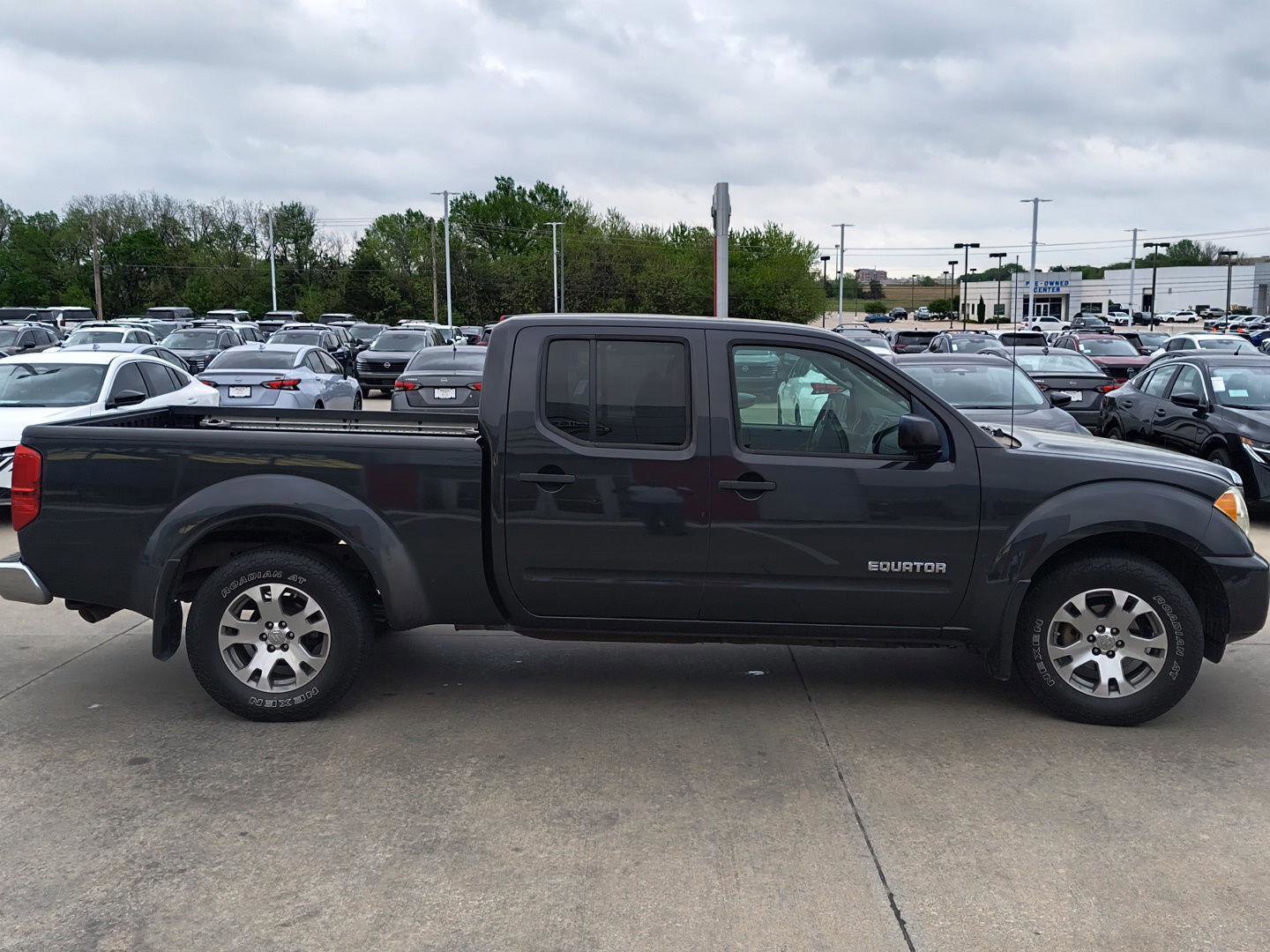 Used 2010 Suzuki Equator Sport image 2