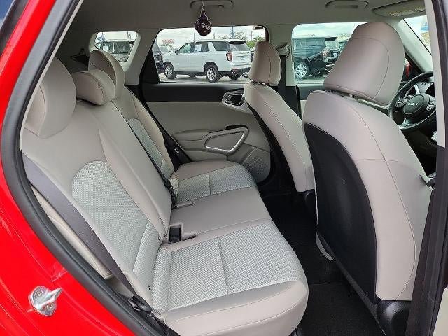 Used 2023 Kia Soul LX FWD image 8