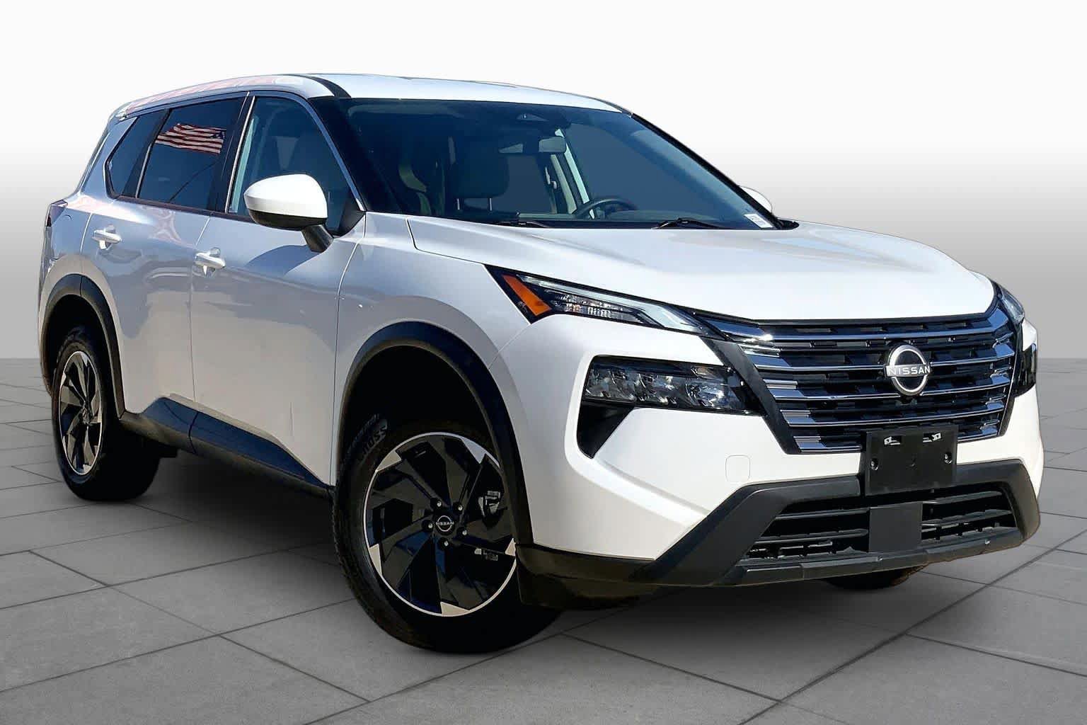Used 2024 Nissan Rogue SV AWD/4WD image 3