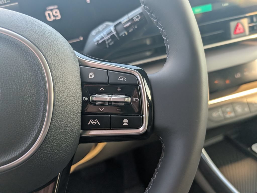 New 2026 Kia Carnival EX FWD image 15