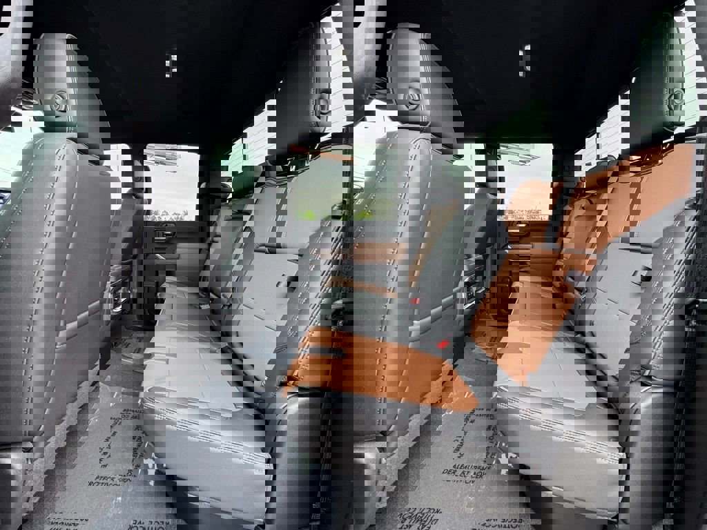 Used 2022 Chevrolet Silverado 2500 High Country w/ Safety Package II image 40