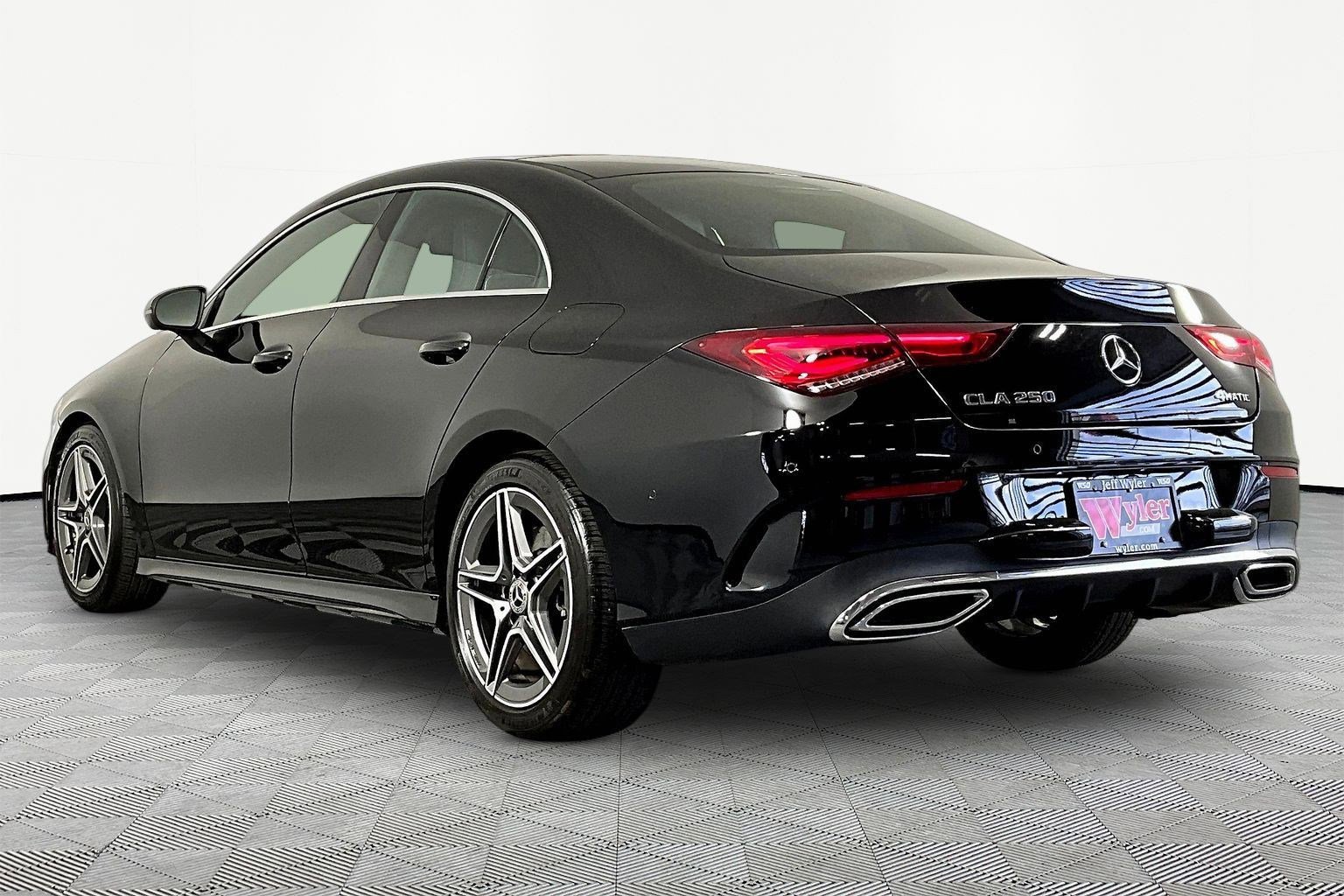 Used 2020 Mercedes-Benz CLA 250 4MATIC image 4