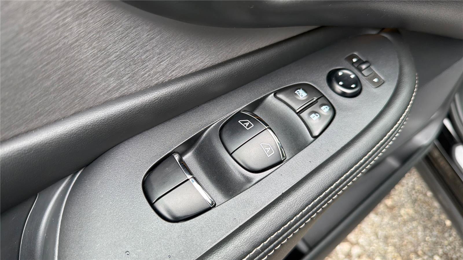 Used 2020 Nissan Murano SL image 16