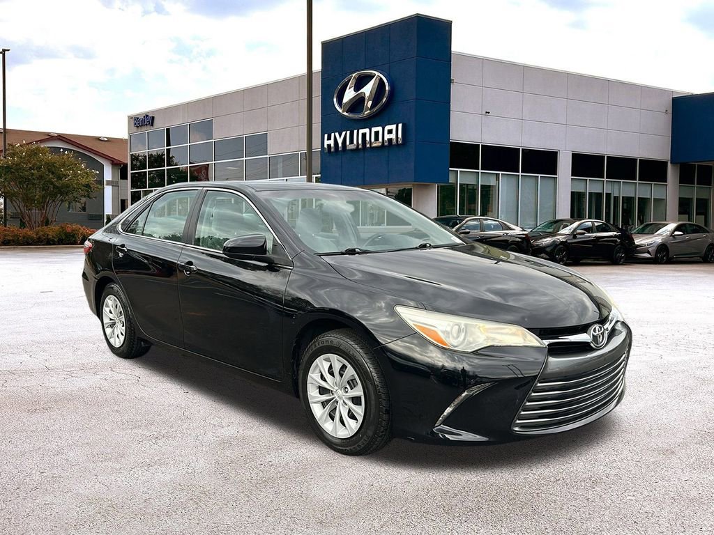 Used 2016 Toyota Camry LE image 7