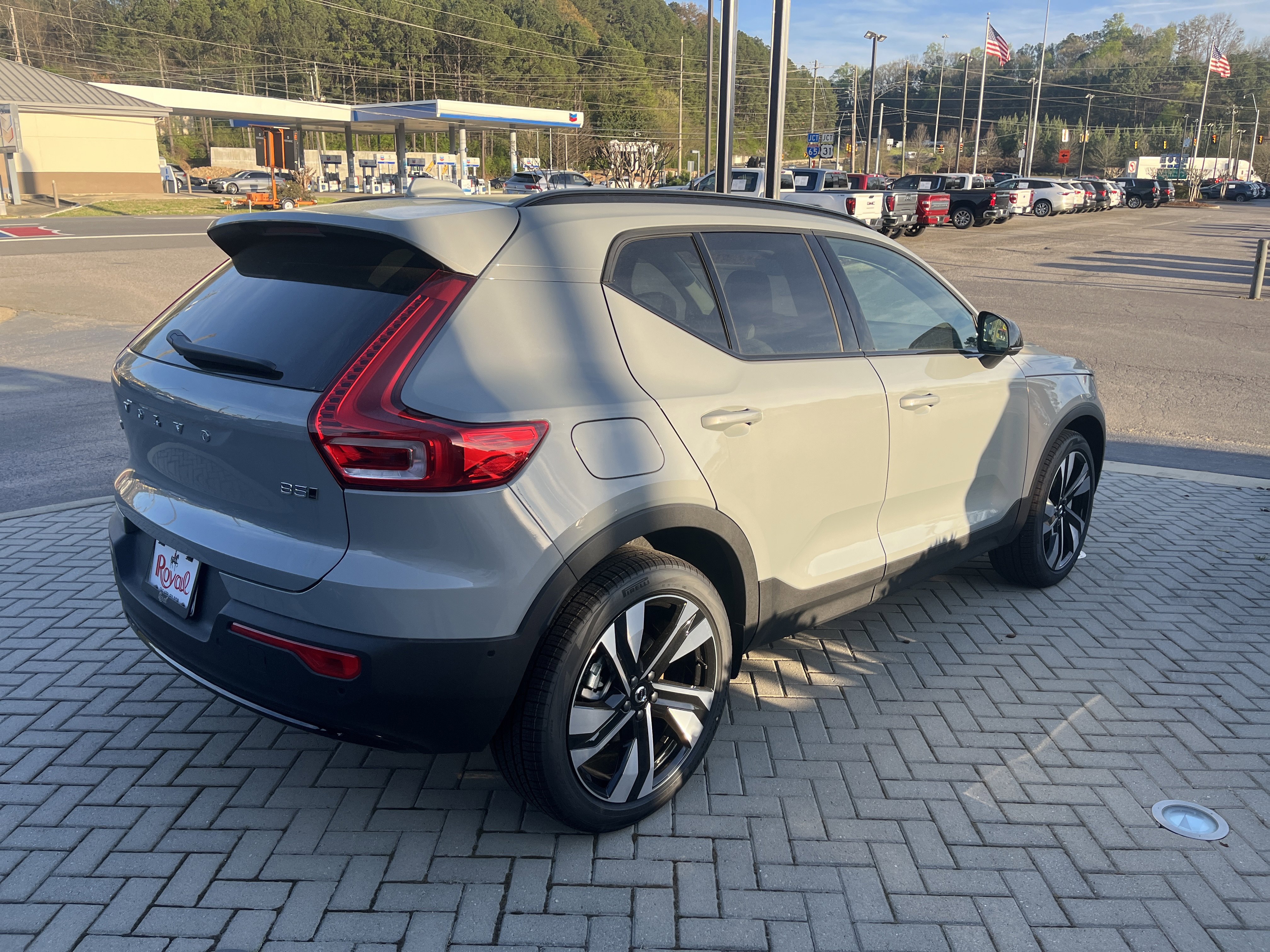 New 2026 Volvo XC40 B5 Ultra w/ Protection Package Premier image 5