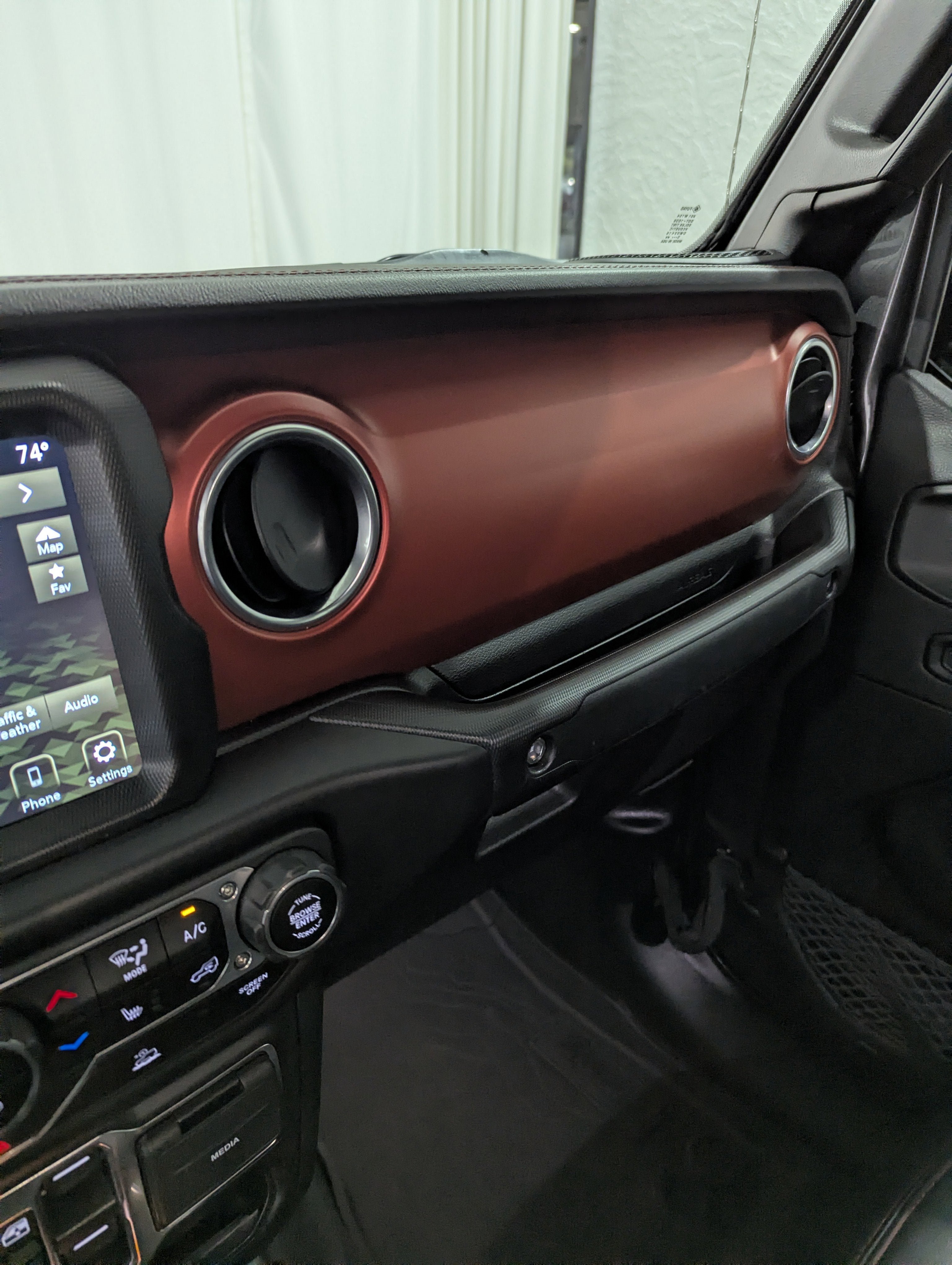 Used 2022 Jeep Gladiator Rubicon w/ Cold Weather Group AWD/4WD image 28