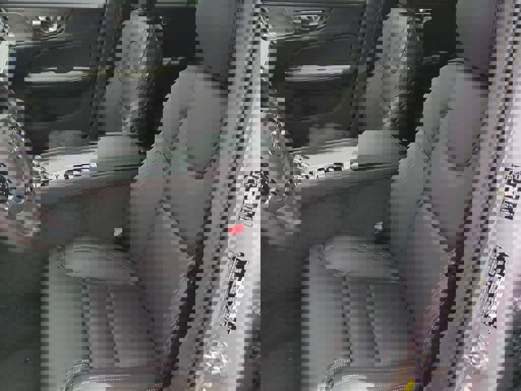 New 2026 Volvo V60 B5 Cross Country Ultra w/ Protection Package Premier image 16