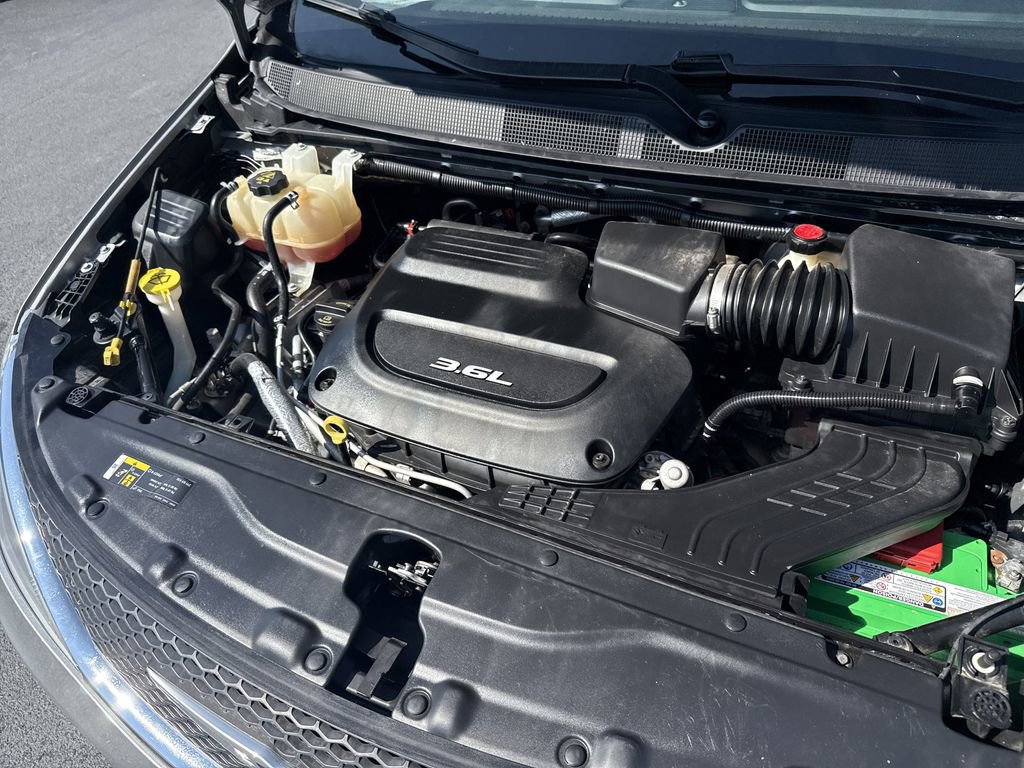 Used 2018 Chrysler Pacifica Touring Plus w/ Tire & Wheel Group image 9