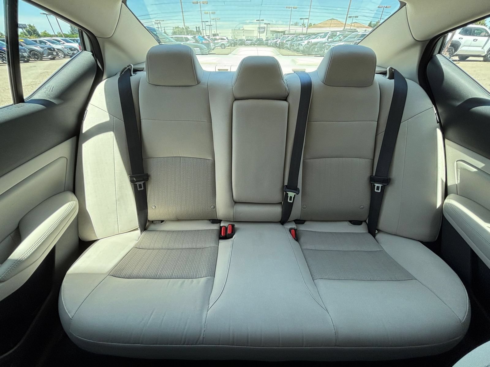 Used 2025 Nissan Altima 2.5 SV FWD image 39