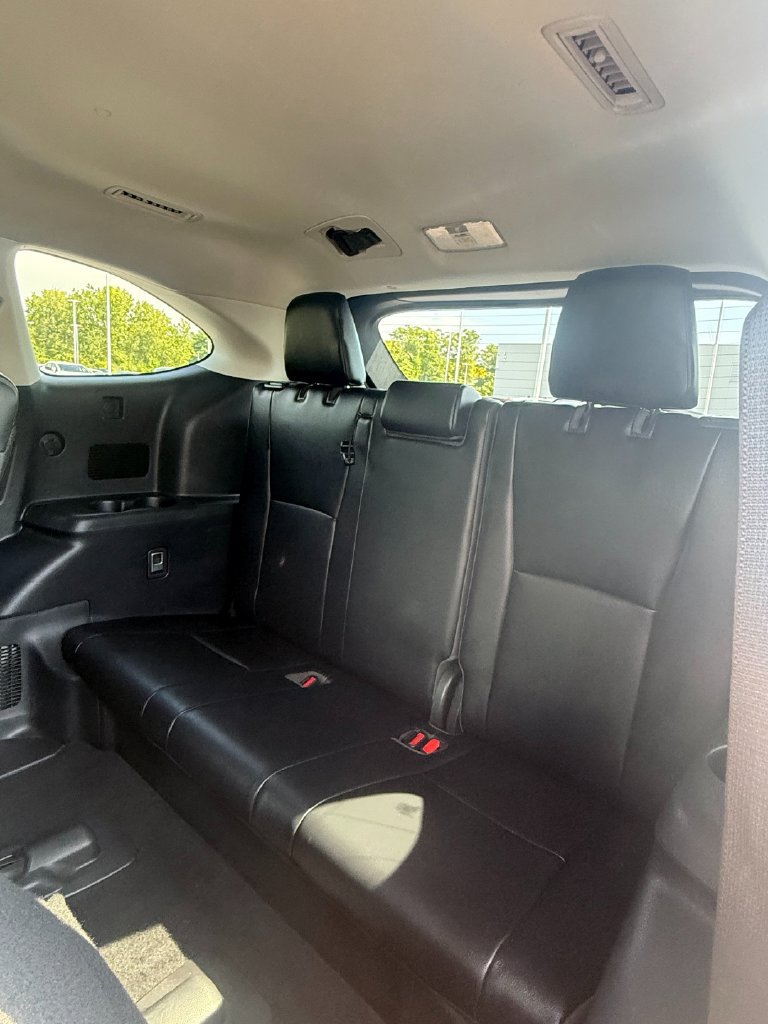 Used 2021 Toyota Highlander XLE AWD/4WD image 31