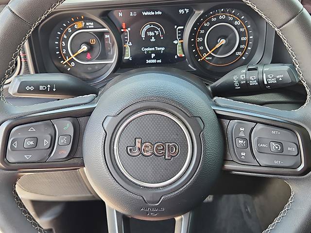 Used 2025 Jeep Wrangler Unlimited Rubicon AWD/4WD image 16