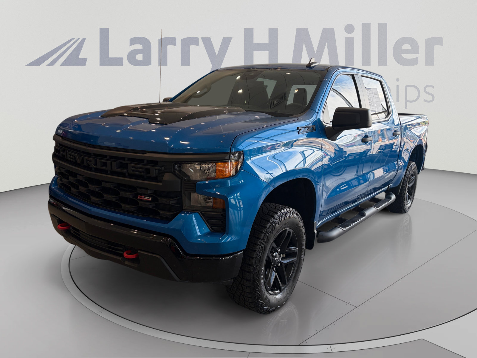 Used 2024 Chevrolet Silverado 1500 Custom Trail Boss w/ LPO, Dark Essentials Package AWD/4WD image 1