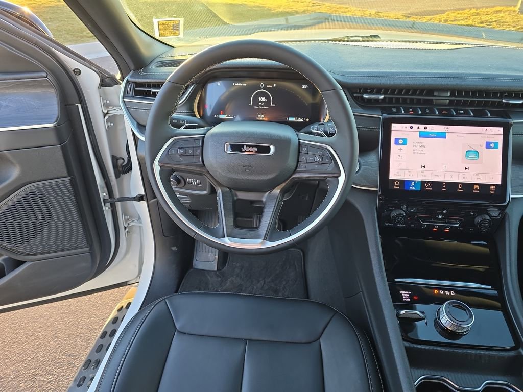 Used 2025 Jeep Grand Cherokee Limited w/ Trailer Tow Package image 15