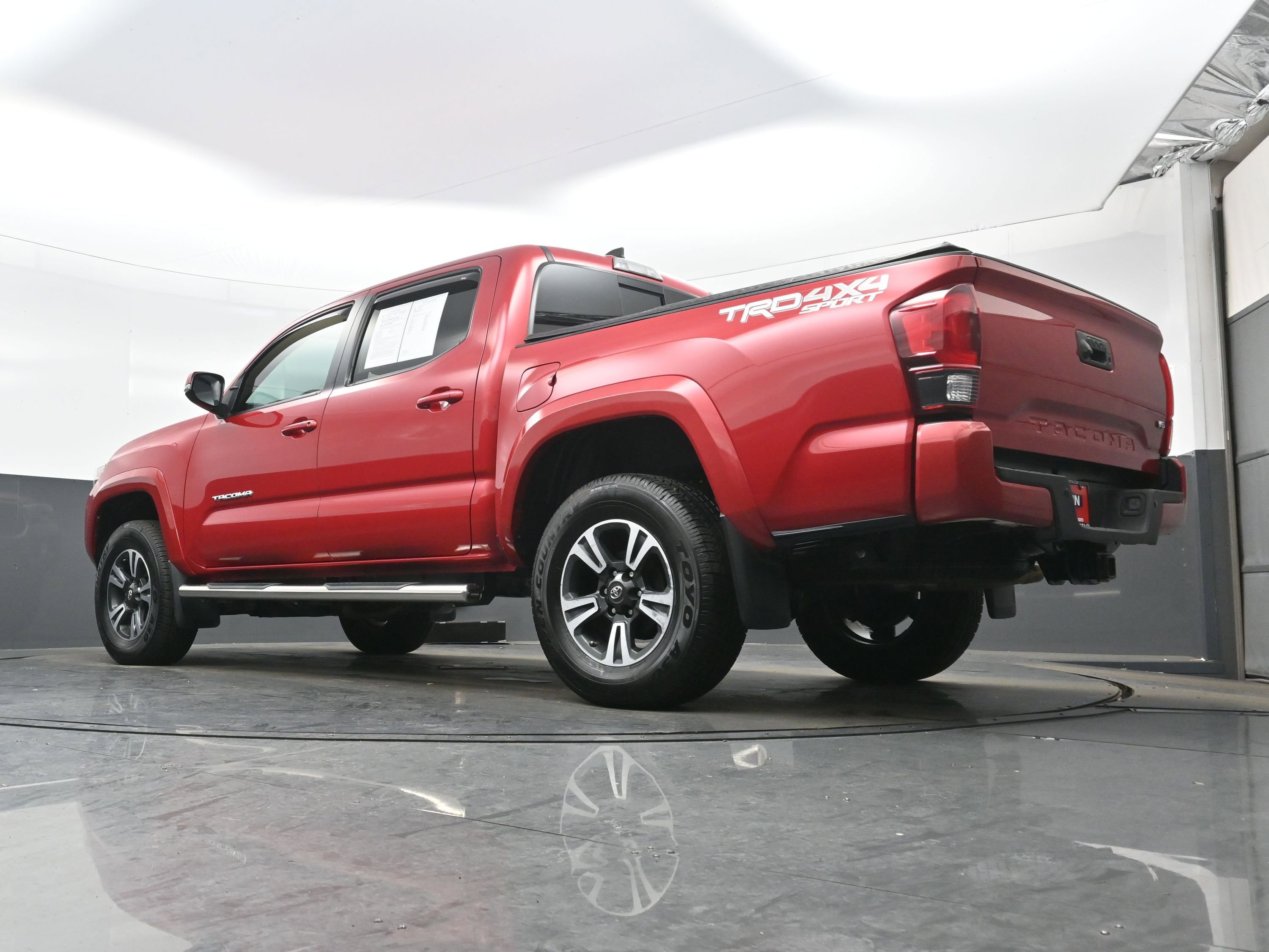 Used 2019 Toyota Tacoma TRD Sport image 28