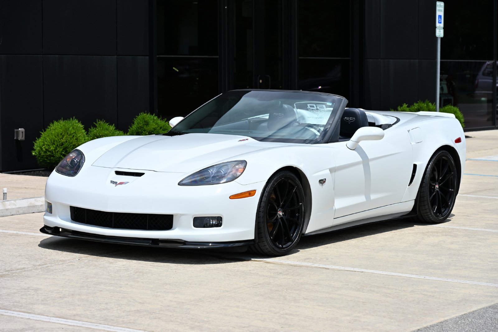Used 2013 Chevrolet Corvette 427 w/ 1SC Preferred Equipment Group RWD image 2