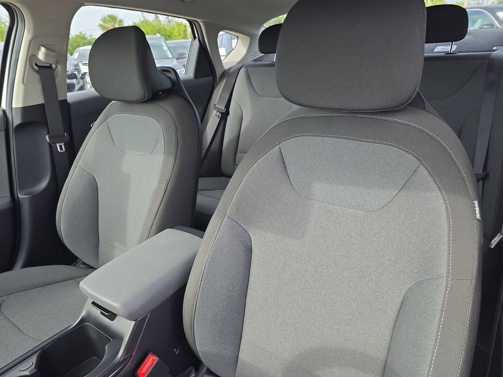 New 2025 Kia K4 LXS image 23