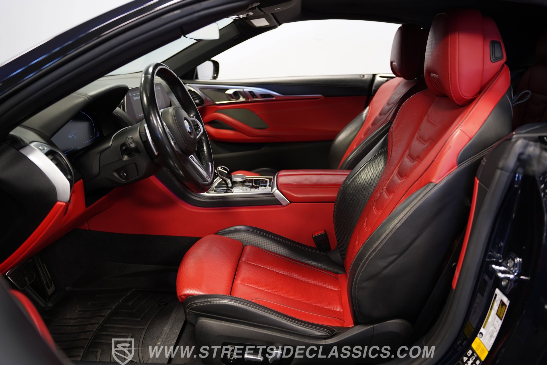 Used 2022 BMW M850i xDrive xDrive Convertible image 39