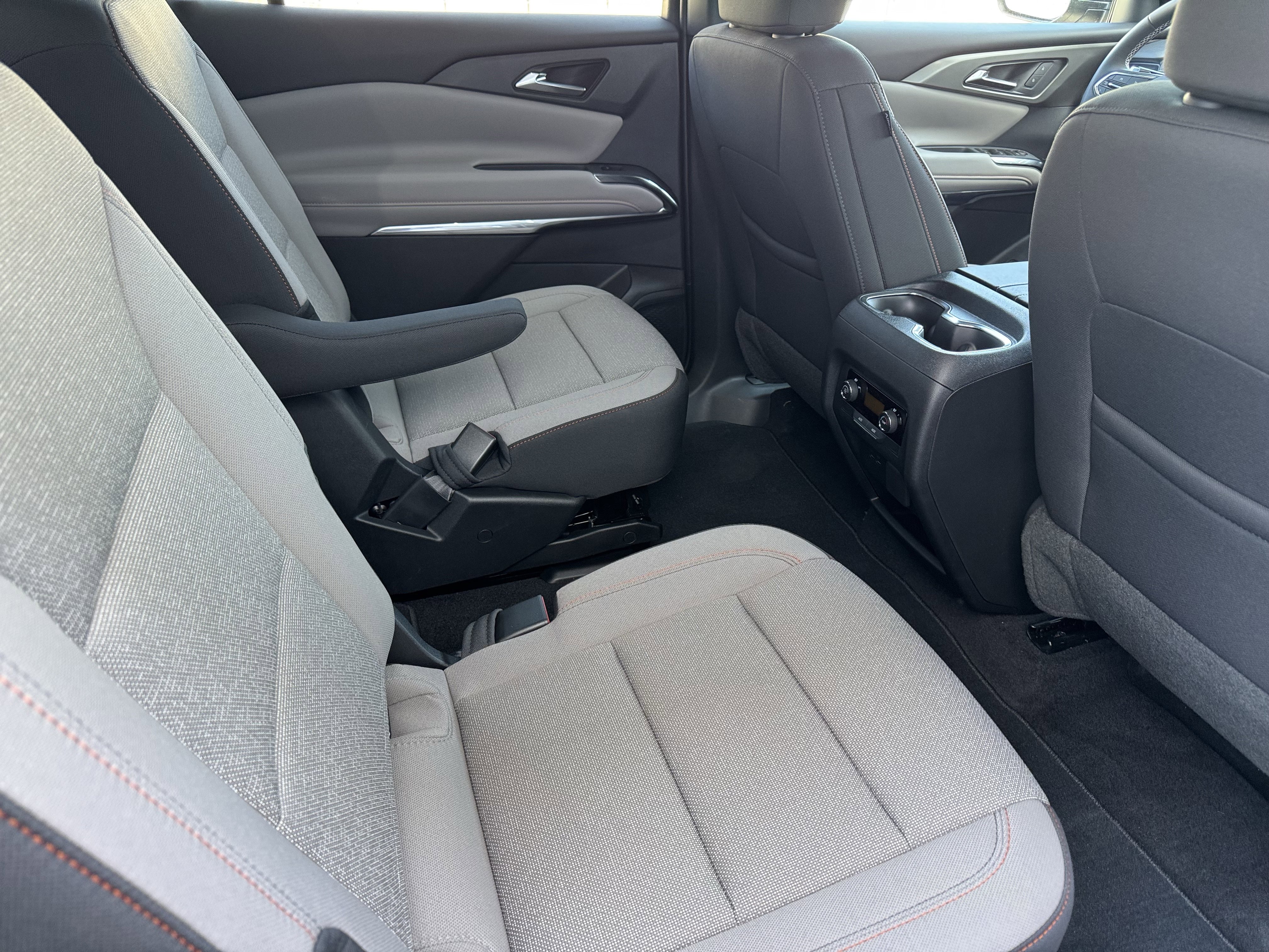 New 2026 Chevrolet Traverse LT w/ Midnight/Sport Edition FWD image 21