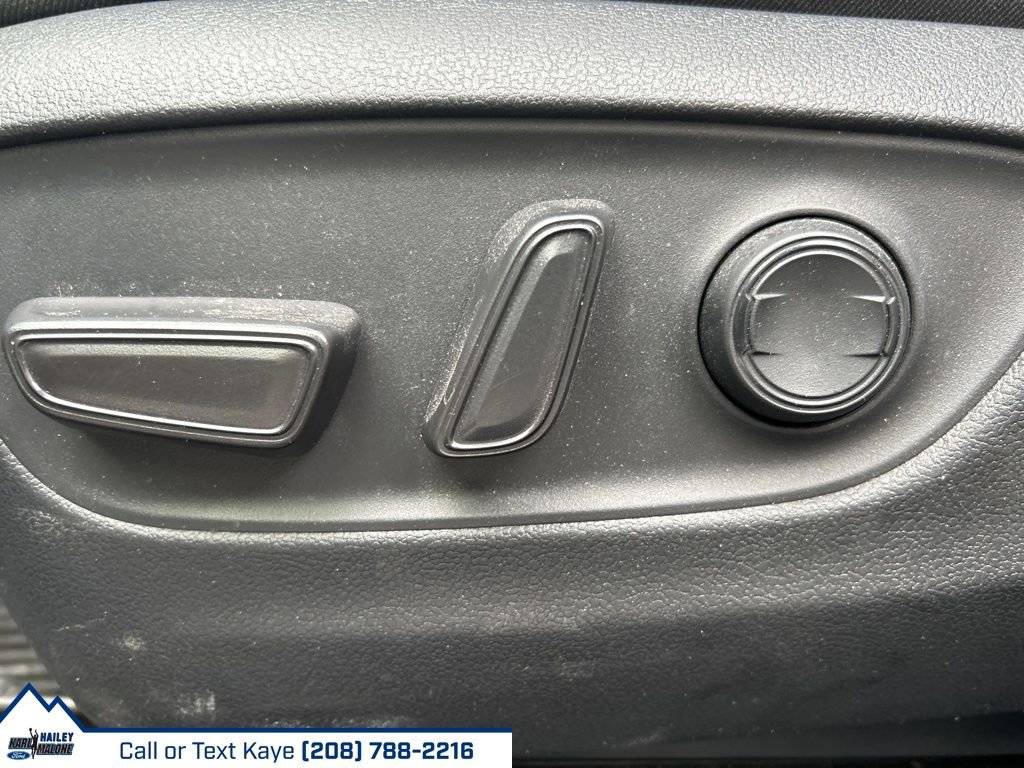 Used 2023 Toyota RAV4 SE w/ Convenience Package image 21