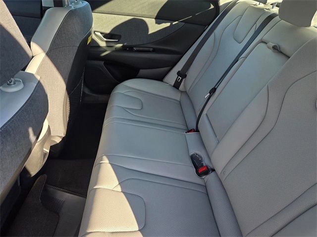 New 2025 Hyundai Elantra Limited FWD image 11