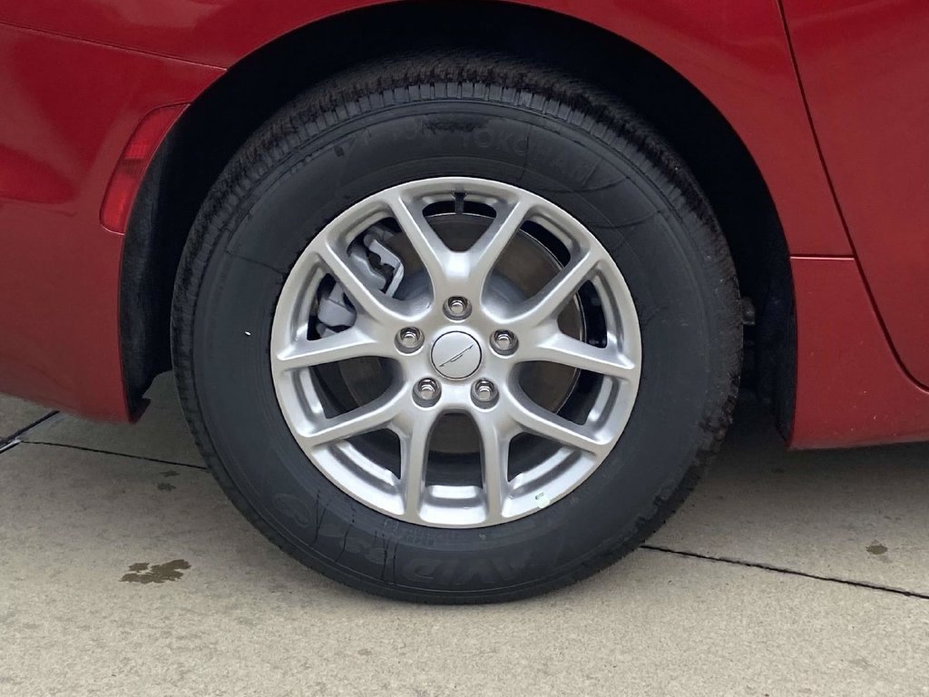 New 2027 Chrysler Pacifica Select FWD image 37