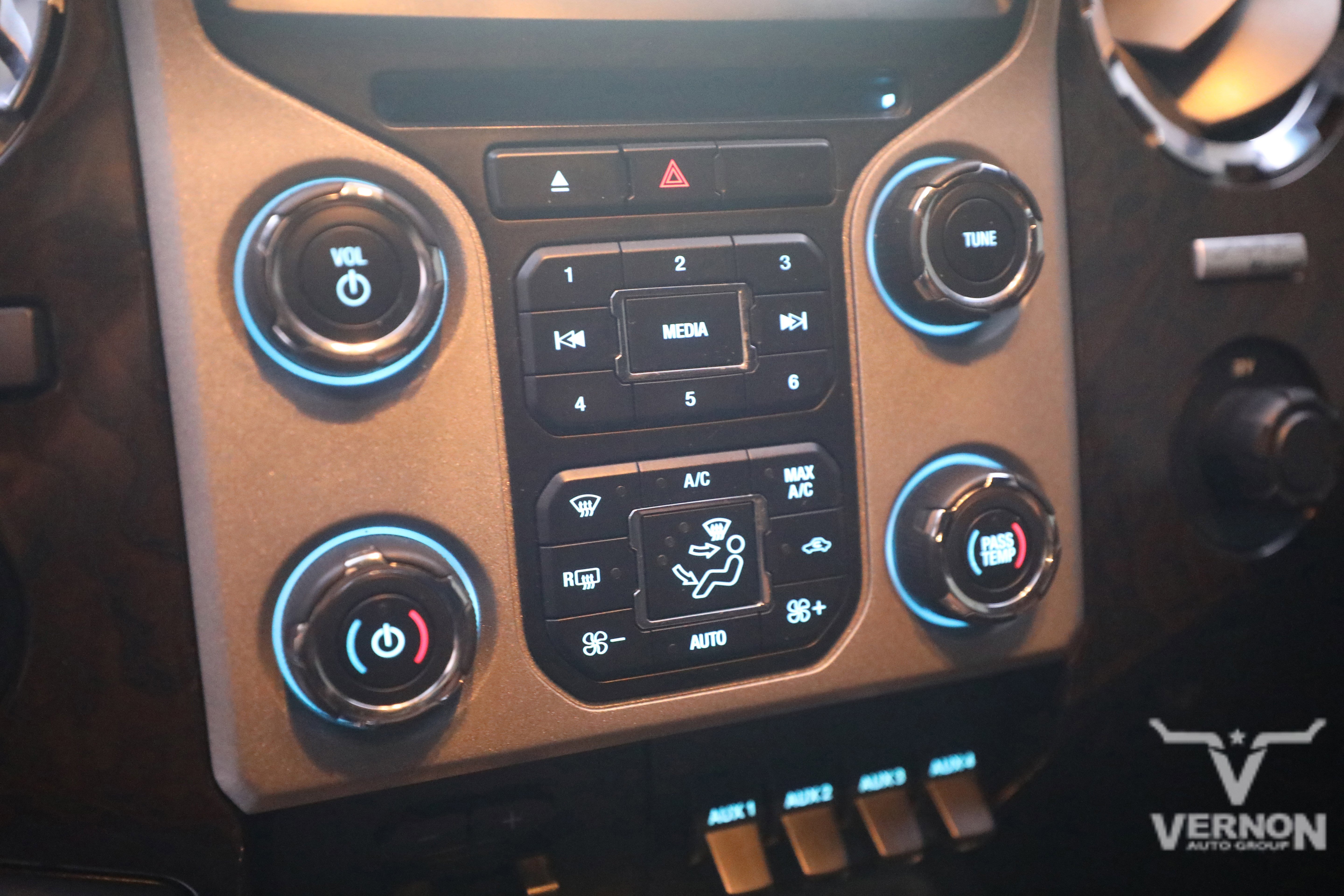 Used 2014 Ford F250 Platinum w/ FX4 Off-Road Package image 25