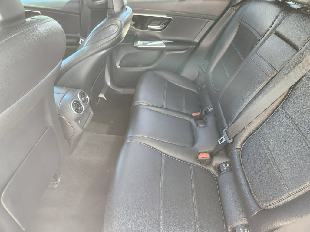 Used 2025 Mercedes-Benz GLC 300 image 19