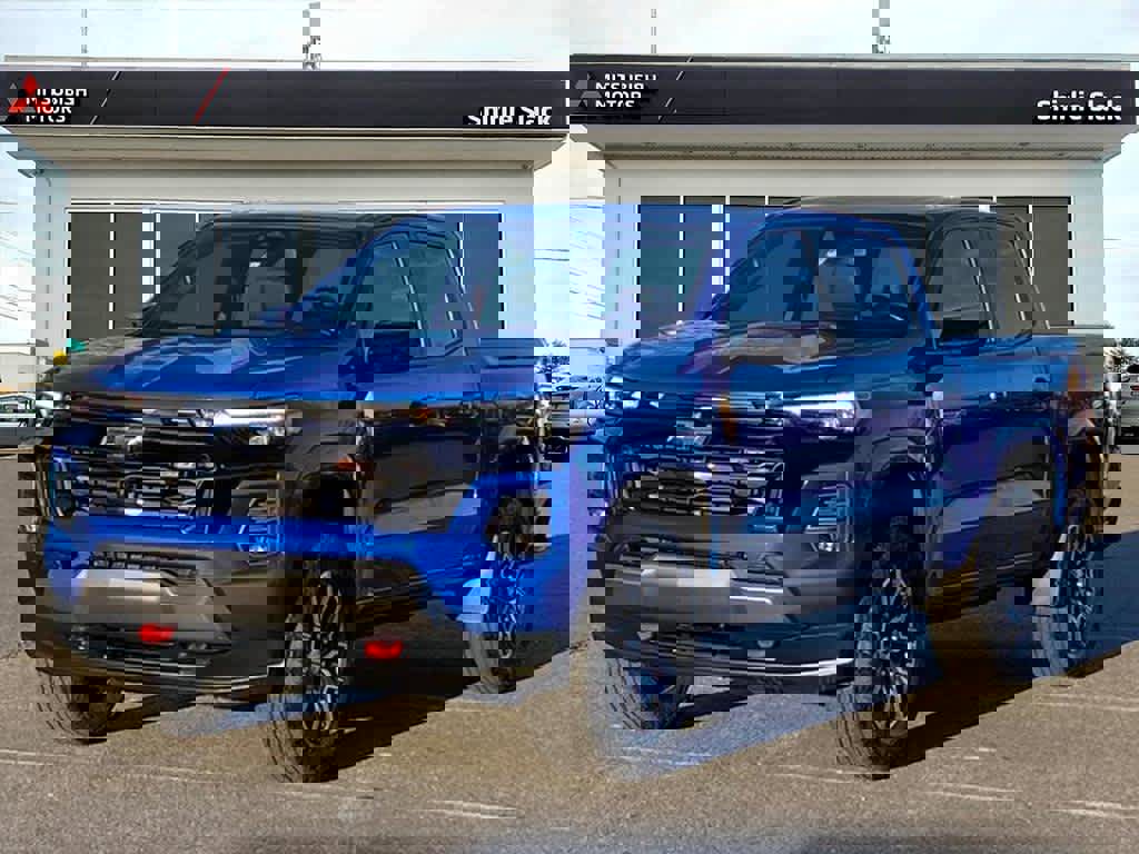 Used 2023 Chevrolet Colorado Z71 w/ Z71 Convenience Package 2