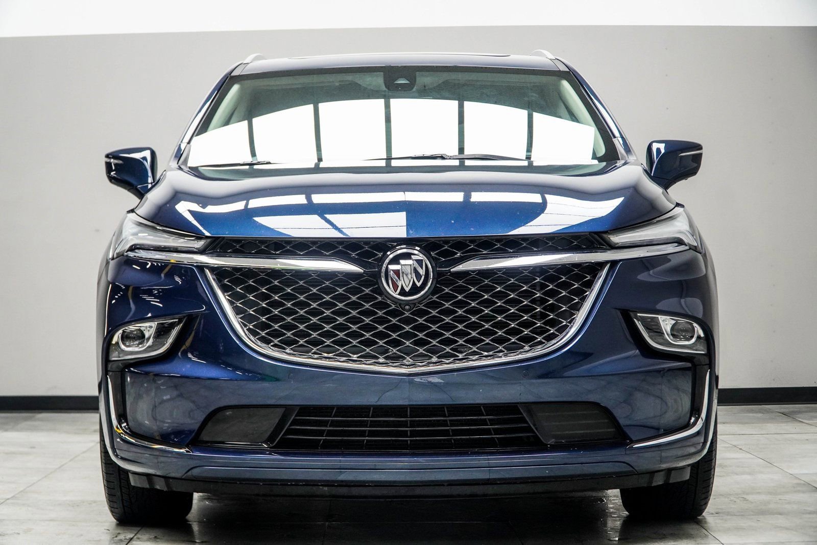 Used 2023 Buick Enclave Avenir image 7