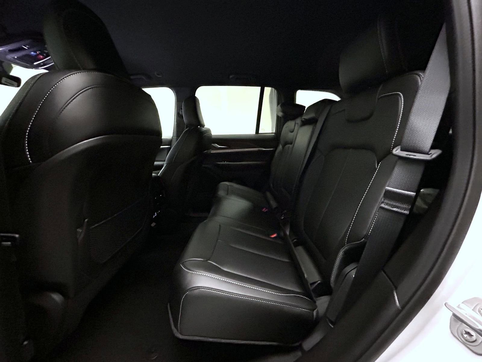 New 2025 Jeep Grand Cherokee Limited image 11